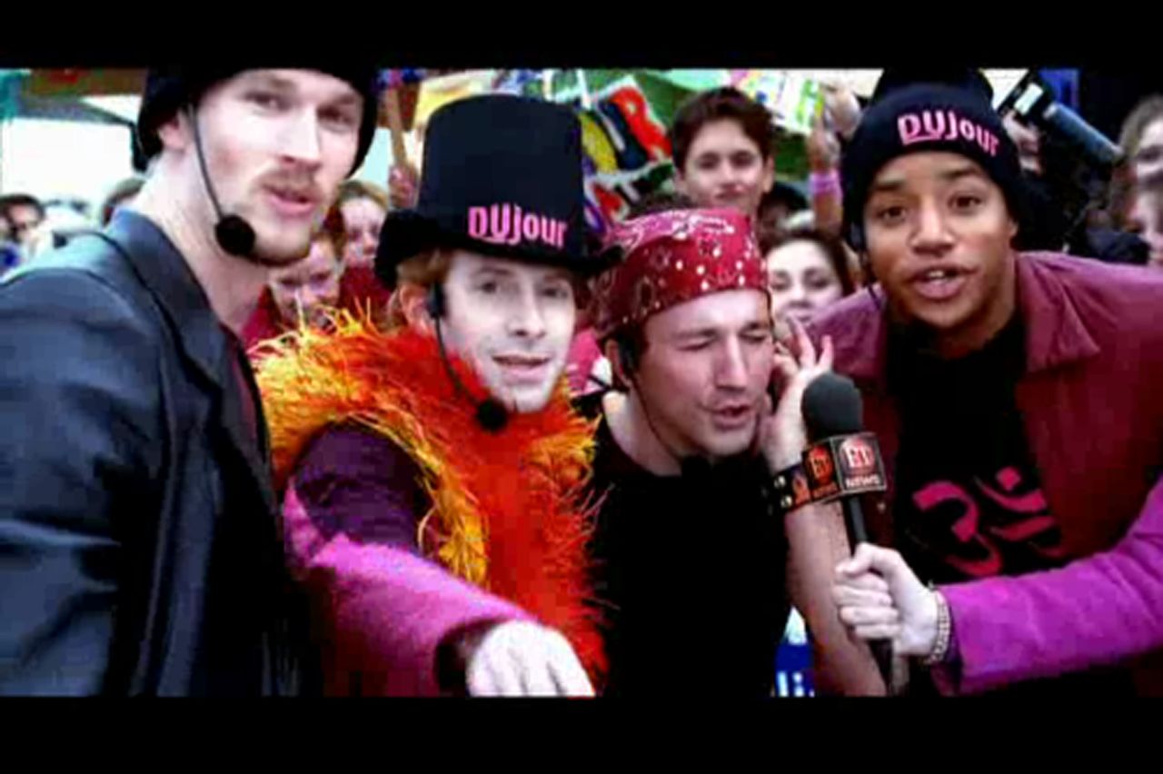 Successful boy band Du Jour, which features Alex Martin, Seth Green, Breckin Meyer and Donald Faison, is unsuccessfully offed by their record executive (Alan Cumming) after discovering the subliminal messages relayed through their music.