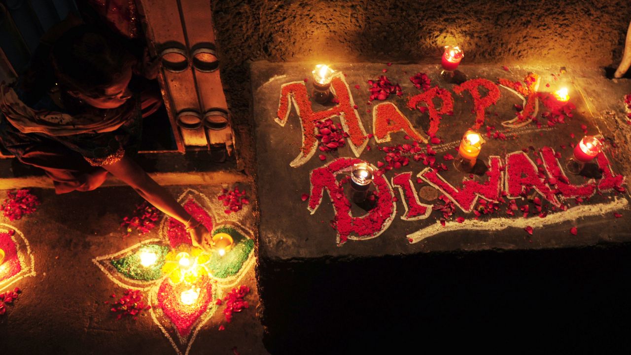 diwali celebrates happy 