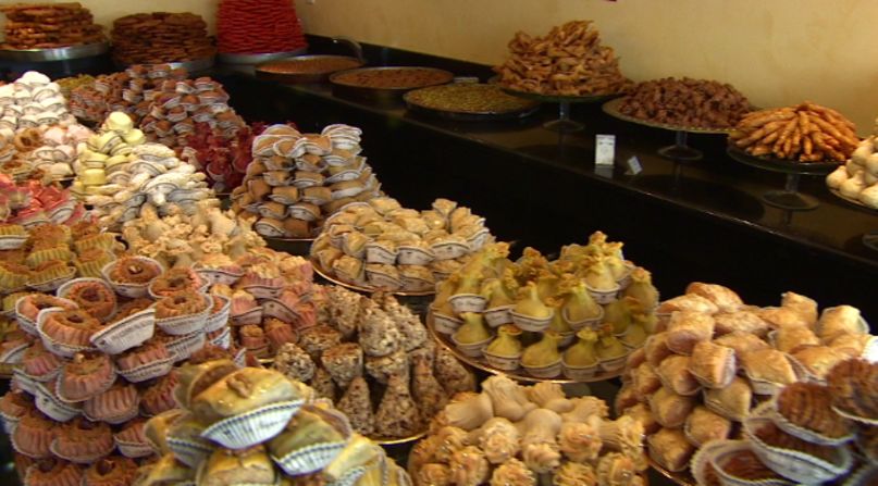 "La Bague de Kenza" has been making Algerian pastries for 17 years. In the early days, Parisians mistook the sweets for Moroccan or Tunisian food they were more familiar with.