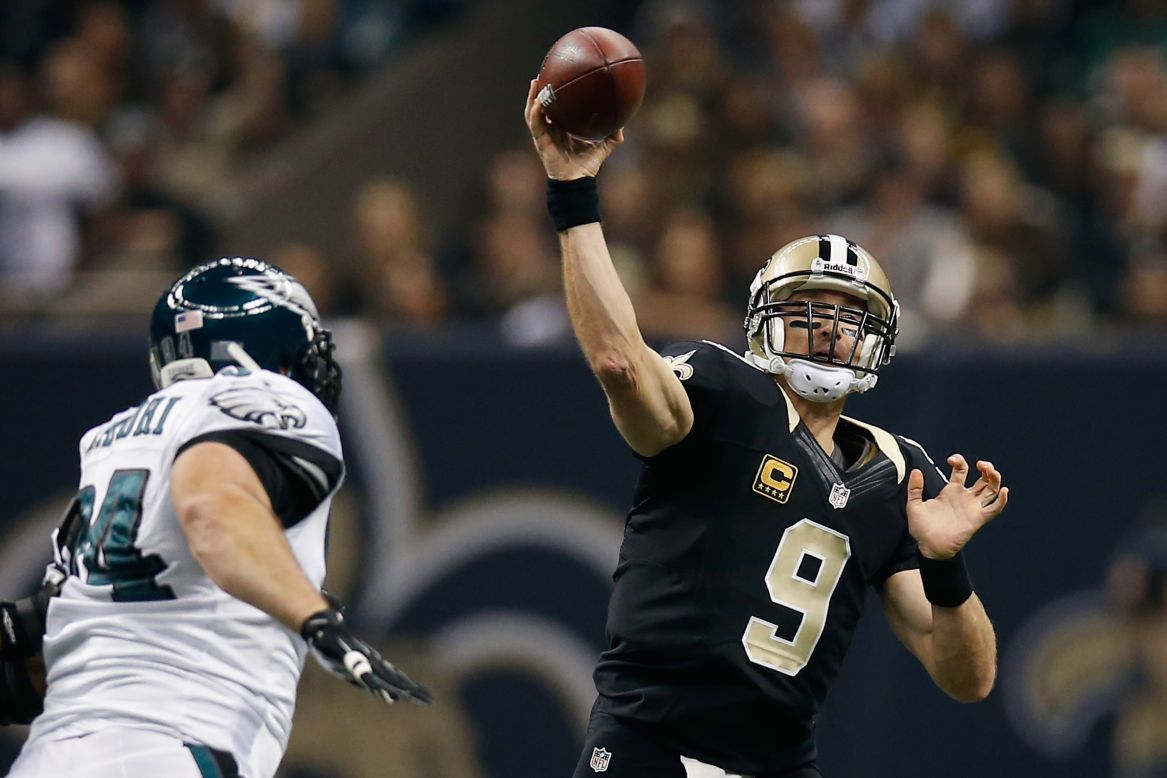 Saints quarterback Drew Brees throws a pass during Monday night's game against the Eagles.