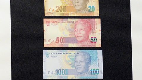 The banknotes feature a picture of the former president.