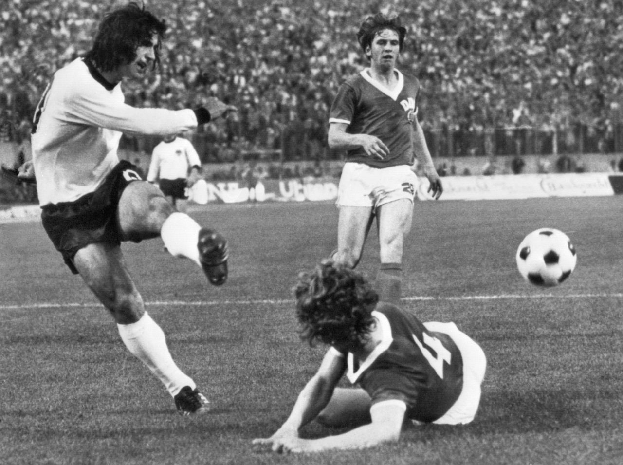 That feat was surpassed in 1972 by Muller, who scored 85 goals as West Germany won the European Championship and his club Bayern Munich lifted the Bundesliga title.