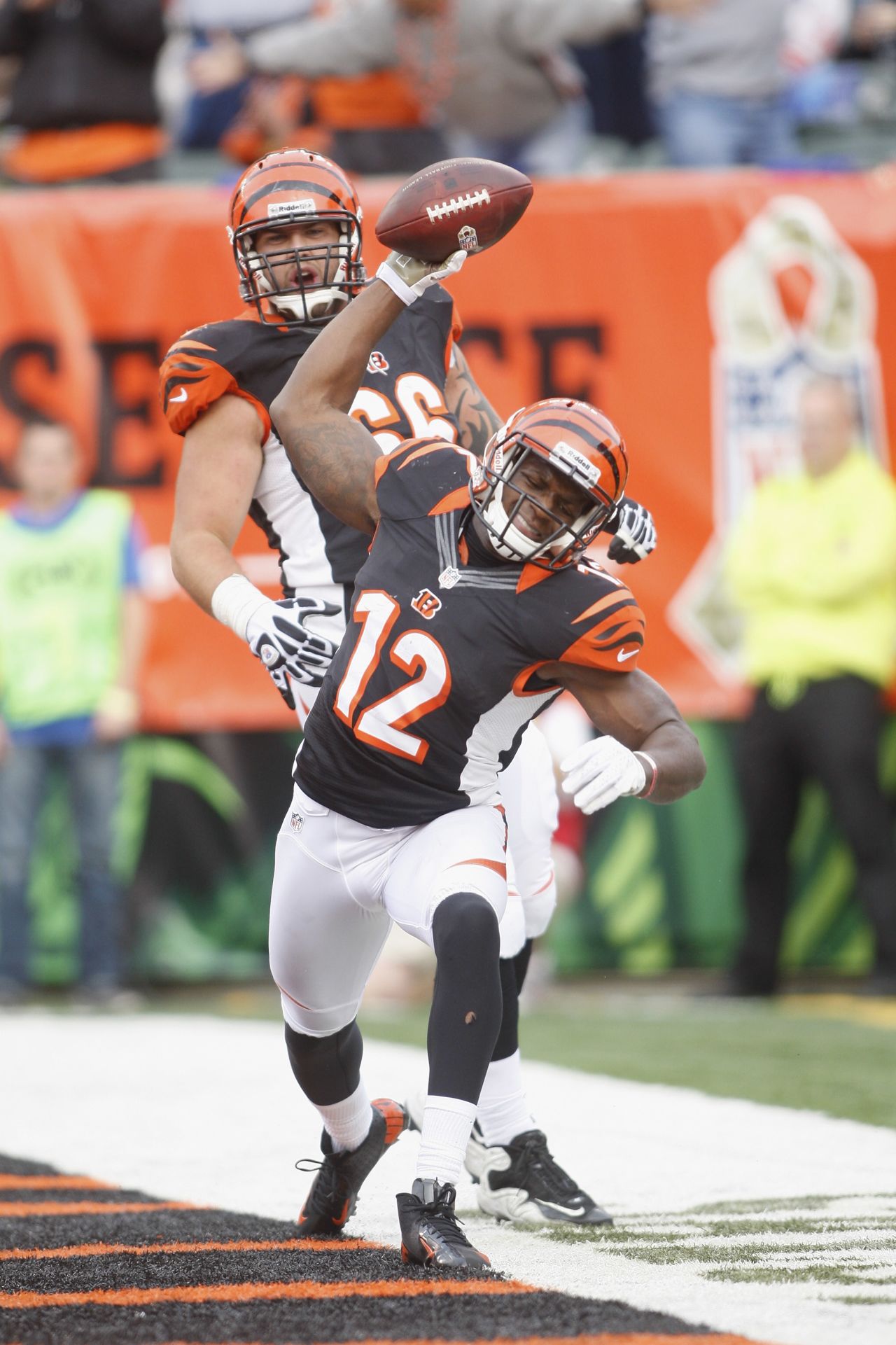 Mohamed Sanu of the Bengals celebrates a touchdown against the Giants on Sunday.