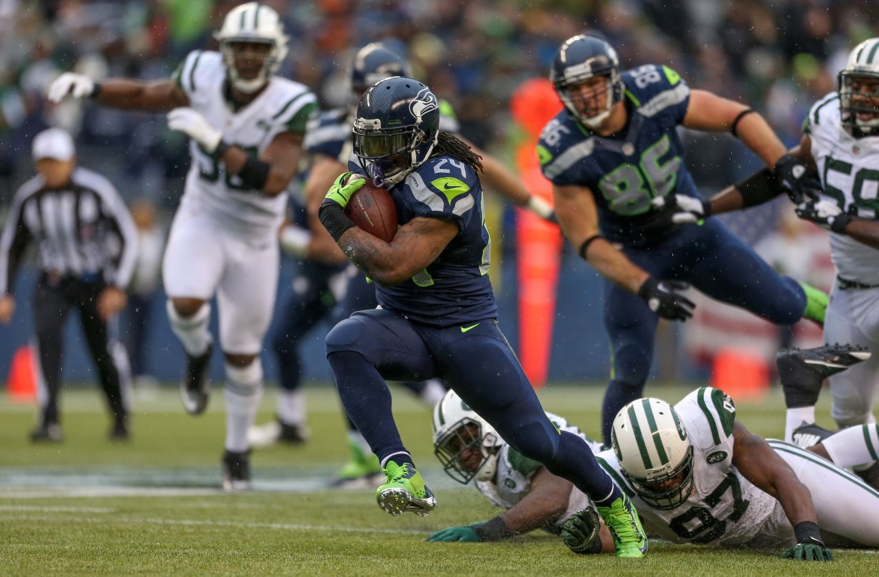 Running back Marshawn Lynch of the Seahawks rushes against the Jets on Sunday.