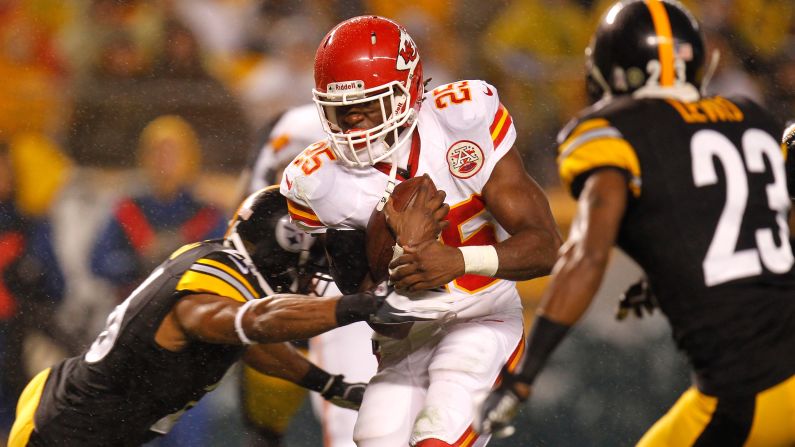 Jamaal Charles of the Kansas City Chiefs scores a 12-yard rushing touchdown in the first quarter against the Pittsburgh Steelers on Monday, November 12, at Heinz Field in Pittsburgh. Check out the action from Week 10 of the NFL, or <a href="index.php?page=&url=http%3A%2F%2Fwww.cnn.com%2F2012%2F11%2F04%2Ffootball%2Fgallery%2Fnfl-week-9%2Findex.html">look back at the best from Week 9</a>.