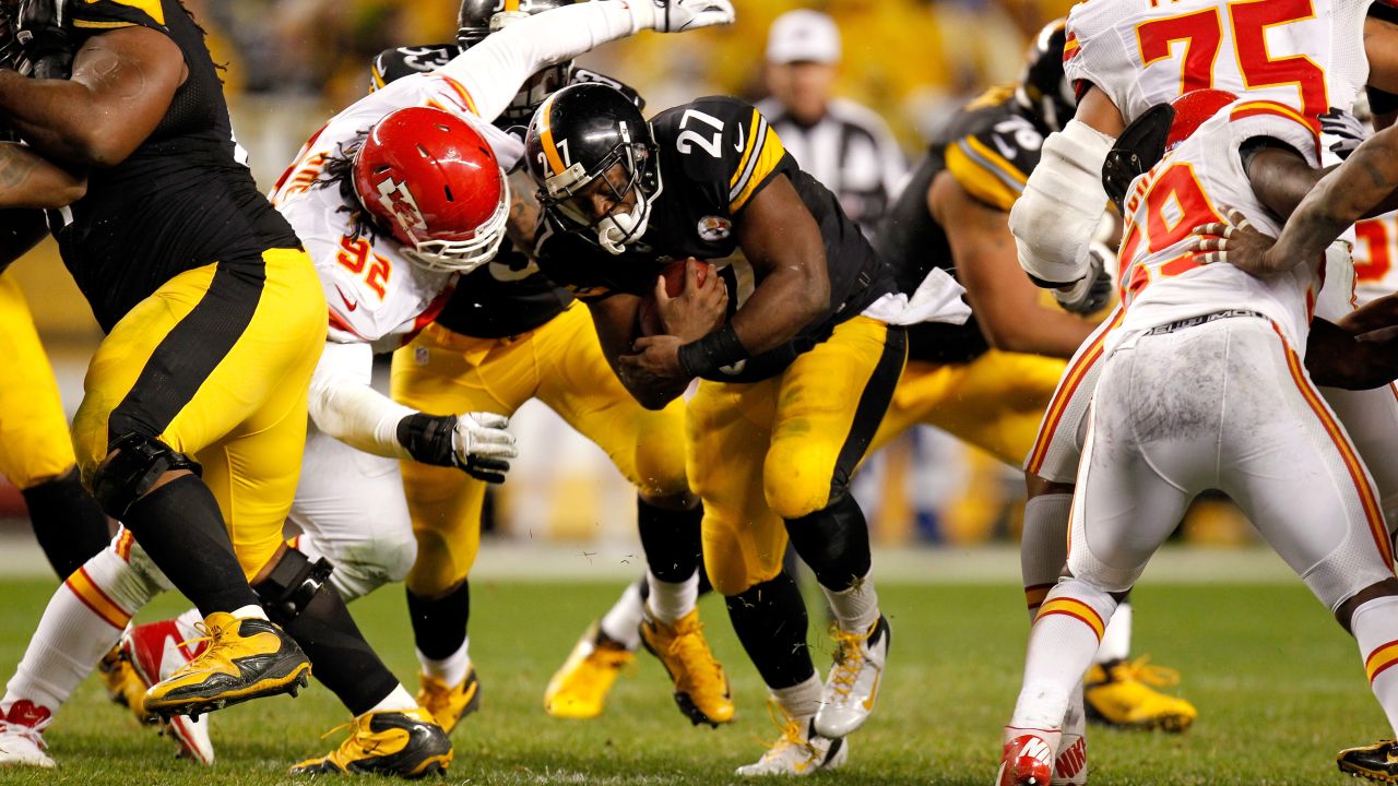 Jonathan Dwyer of the Pittsburgh Steelers runs the ball against the Kansas City Chiefs.