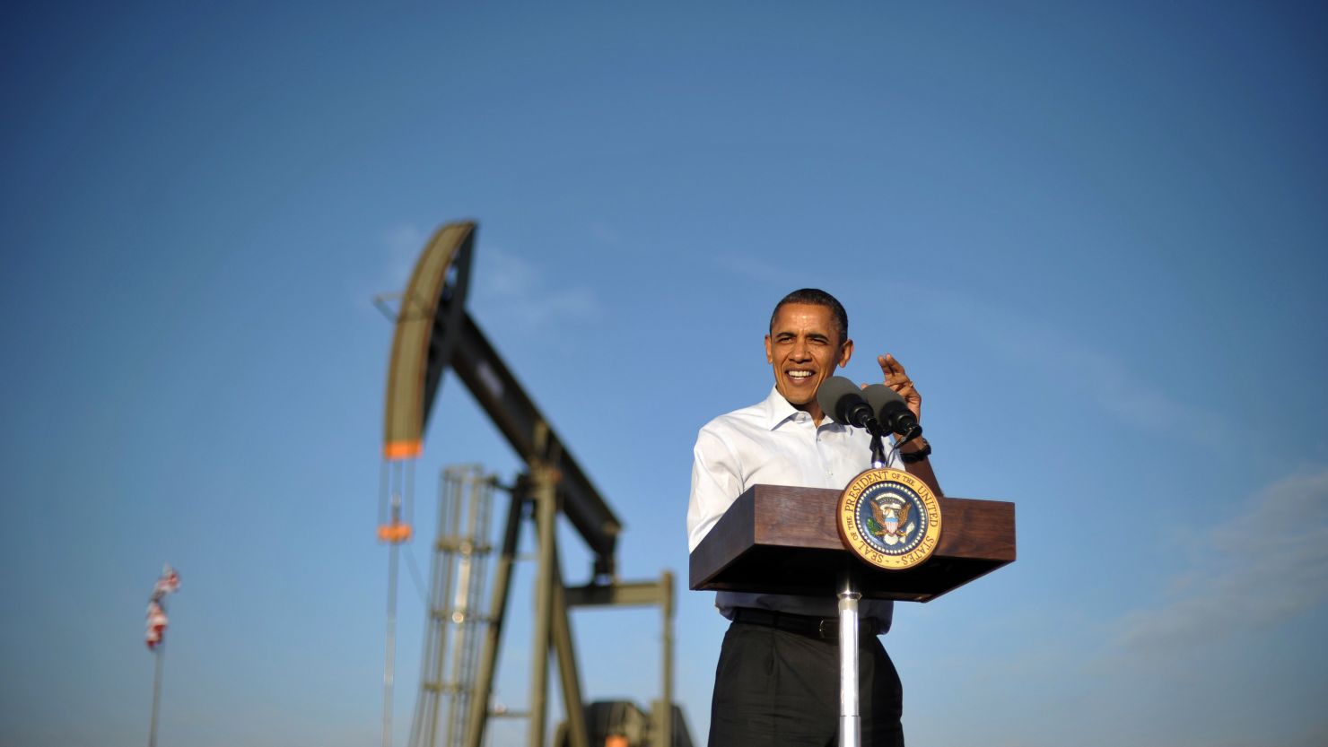 US President Barack Obama speaks at an oil and gas production fields on federal lands March 21, 2012 near Maljamar, NM