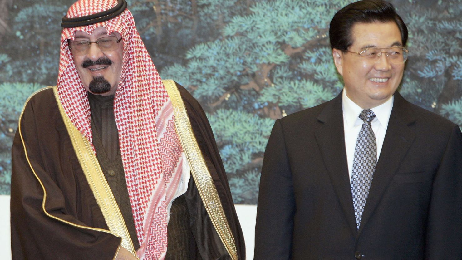 King Abdullah of Saudi Arabia and Chinese President Hu Jintao attend a ceremony in Beijing in 2006. 