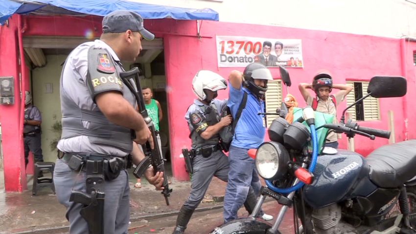 darlington police killings rock sao paulo_00001225