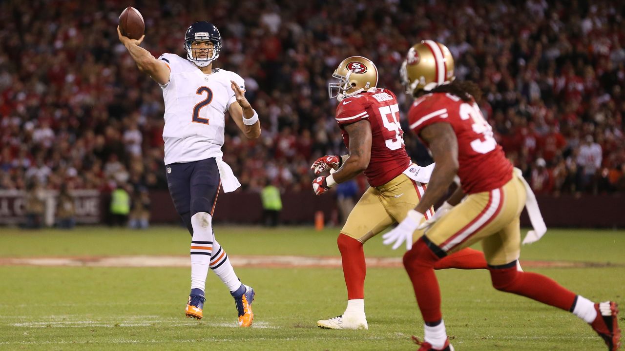 Quarterback Jason Campbell of the Bears throws a touchdown pass in the third quarter of Monday night's game against the 49ers.
