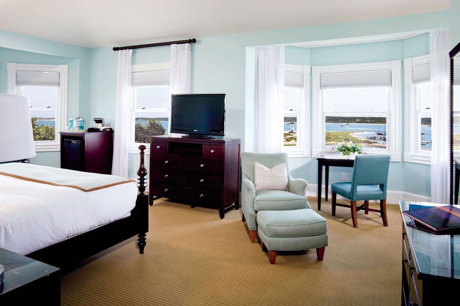 Save up to 30 percent off rooms during the Harbor View Hotel's five-day flash sale.