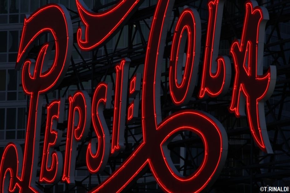 The 1938 Pepsi Cola sign in Long Island City, Queens is the work Artkraft Strauss Sign Corp.