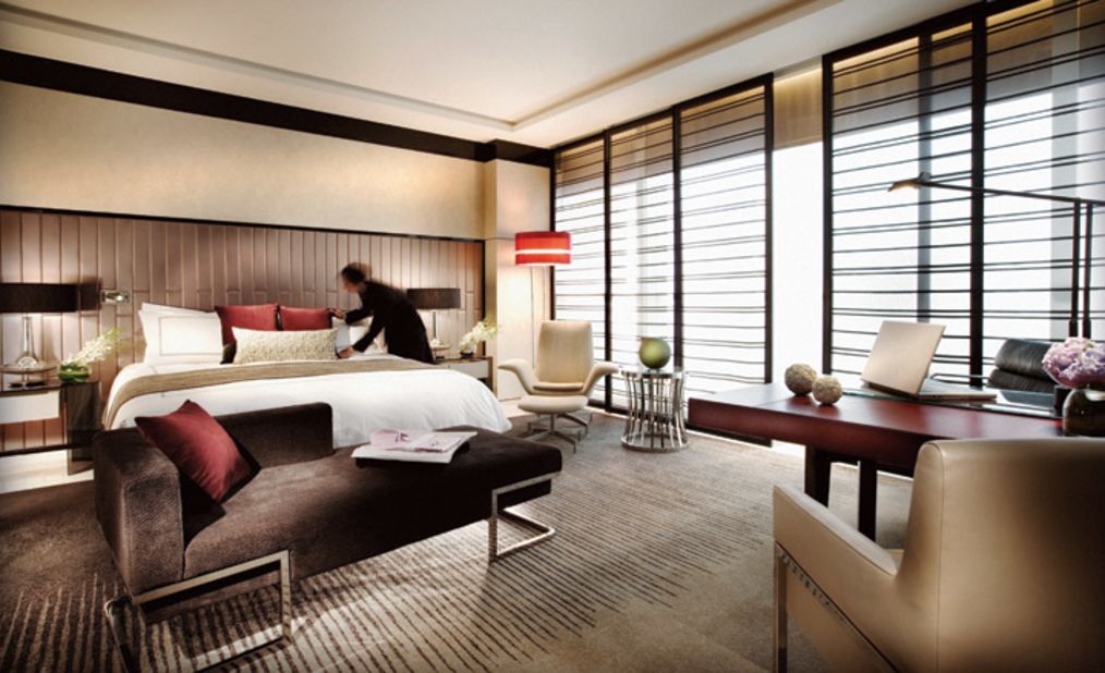 The Four Seasons Pudong is located in Shanghai's financial district, on the east side of the bustling Huangpu River.