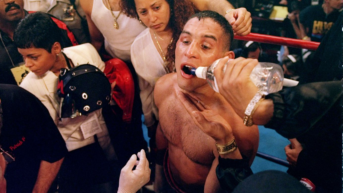 Camacho gets water in his corner during his 1997 fight against Oscar De La Hoya.