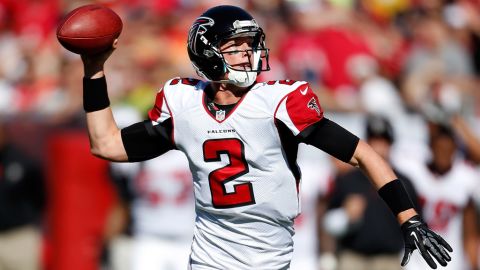 Quarterback Matt Ryan of the Falcons throws a pass against the Buccaneers on Sunday.