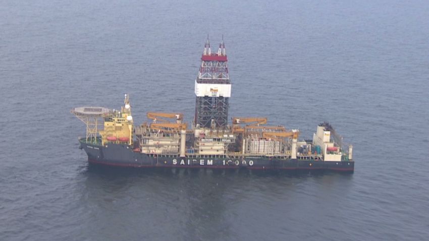 marketplace africa angola oil production_00002627