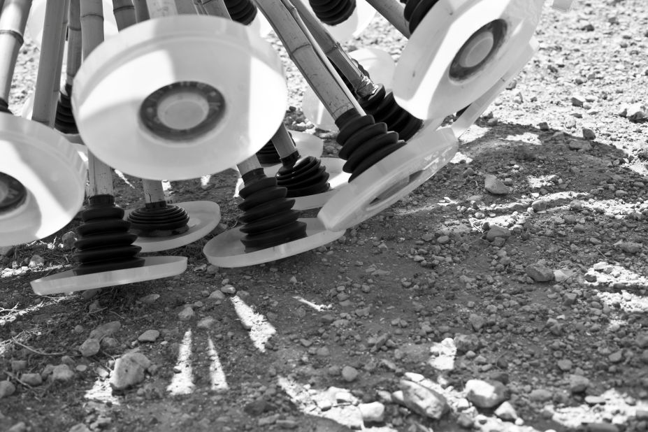 The recycled rubber feet ensure maximum contact with the ground as the Mine Kafon tumbles with the wind across areas known or suspected to contain anti-personnel landmines. 