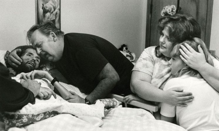 The above image was published in LIFE Magazine in November 1990 showing AIDS patient David Kirby taking his last breaths surrounded by his family in Ohio. The image, shot by Therese Frare, became the face of the HIV/AIDS epidemic. See the entire collection of images on <a href="index.php?page=&url=http%3A%2F%2Flife.time.com%2Fhistory%2Fbehind-the-picture-the-photo-that-changed-the-face-of-aids%2F%3Fiid%3Dlb-gal-viewagn%231" target="_blank" target="_blank">Life.com</a>.