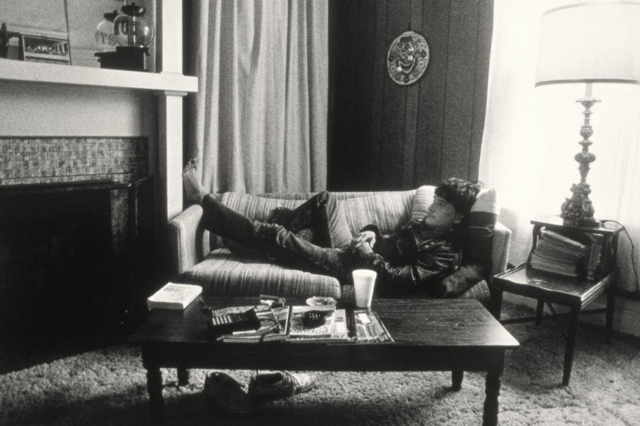 Peta relaxes in a home rented by Pater Noster House in 1991. After using Frare's image in an advertisement for AIDS awareness, United Colors of Benetton donated money to Pater Noster, which in turn paid for furnishings for Peta and other patients.
