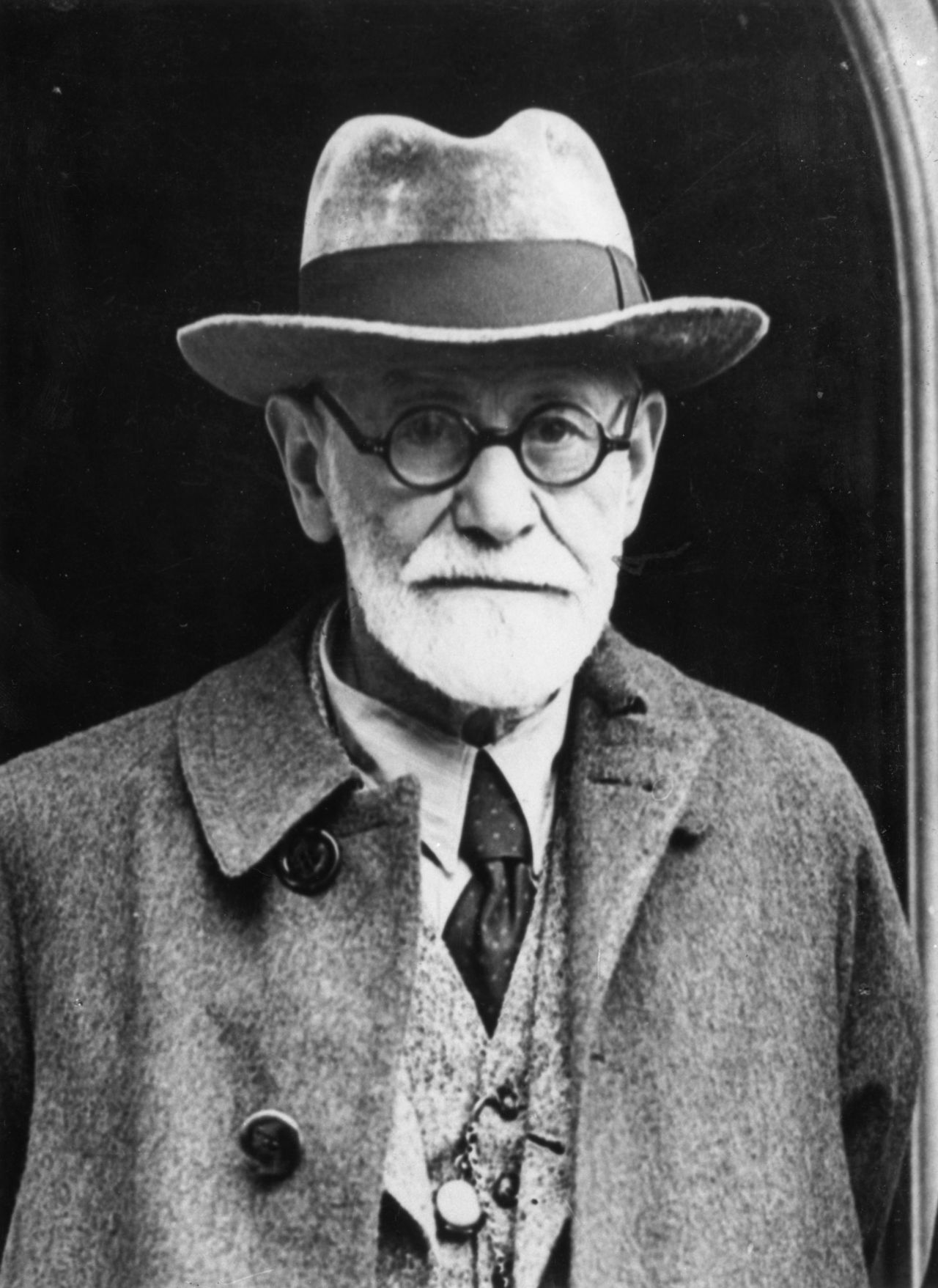 Sigmund Freud is the father of psychoanalysis, which heavily influenced the practice of psychology as we know it today. But psychoanalysis as a method is more commonly accepted in Buenos Aires compared to in the United States generally, where cognitive and behavioral approaches are more prevalent. 