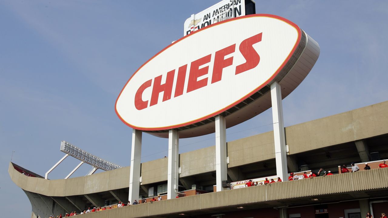  The suspicious death outside Arrowhead Stadium on Sunday did not involve any kind of "fan rivalry," police said.