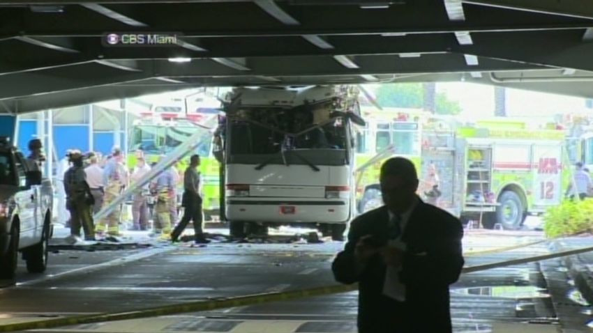 vonat bus crash miami_00000201