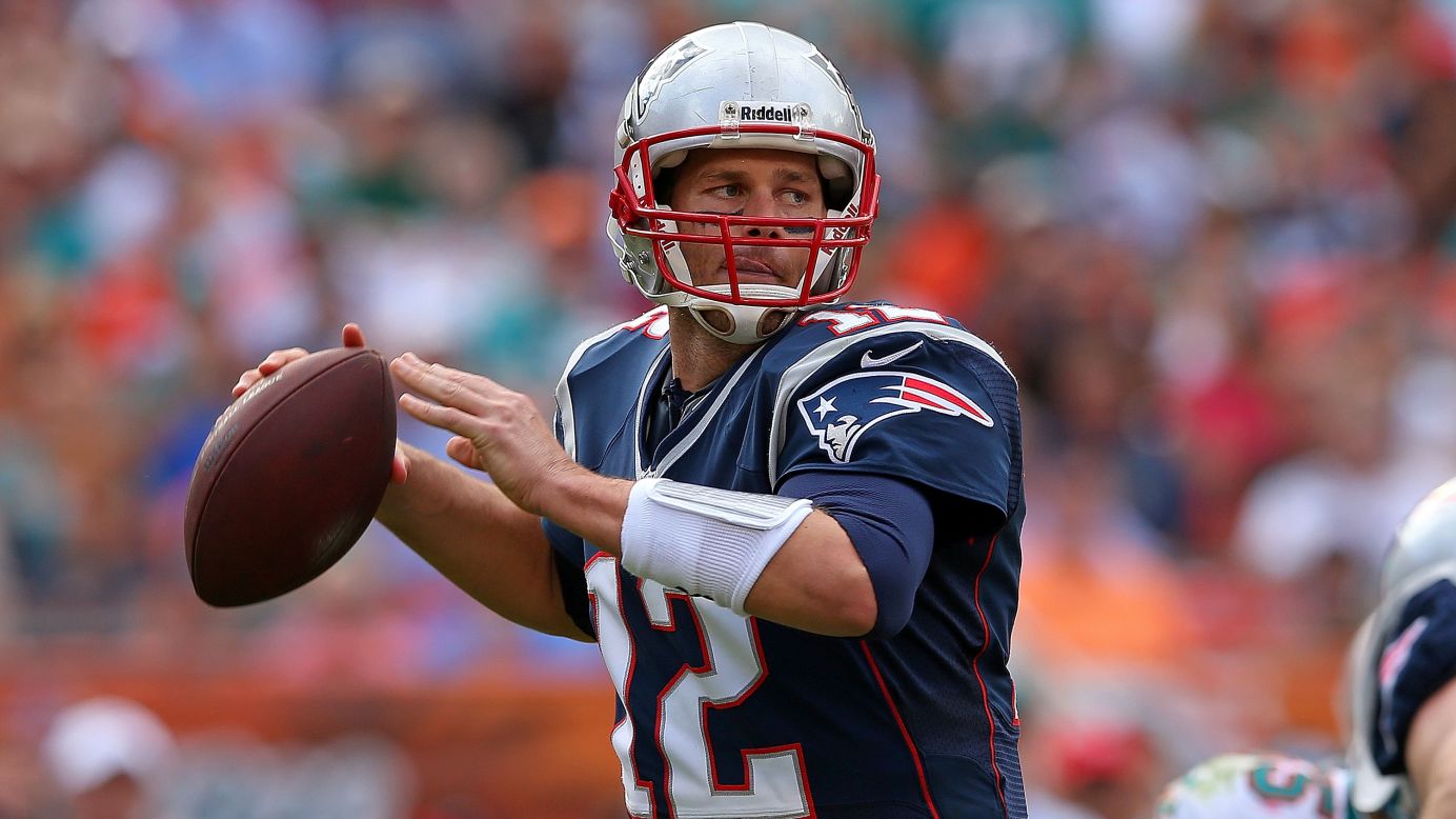 Tom Brady of the New England Patriots passes against the Miami Dolphins on Sunday.
