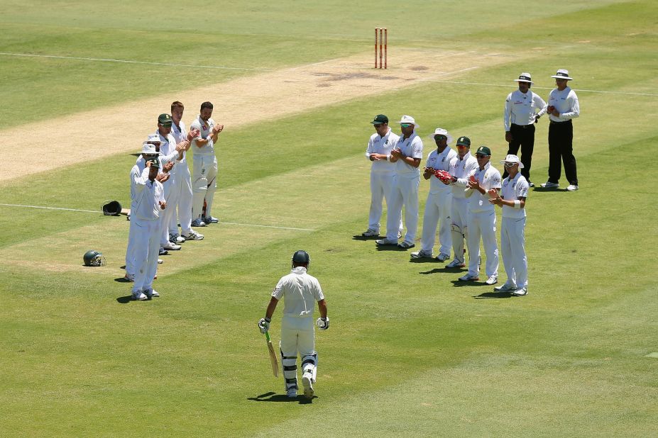 The 37-year-old was given a guard of honor by his opponents when he went out to bat on day four. South Africa captain Graeme Smith later described Ponting as "the player I respect the most" following a record-breaking career.
