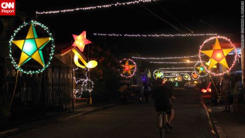 The parol lanterns are most likely nowadays to be powered by electronic lights, but <a href="http://ireport.cnn.com/docs/DOC-888450">their beauty</a> still caught the eye of iReporter Stephanie Masalta.