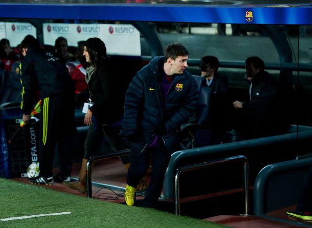 Leo Messi endured a miserable night after he was forced off with injury during Barcelona's 0-0 draw with Benfica. The striker, who started the night on the Barcelona bench with his side having already qualified for the next stage,  has scored 84 goals in 2012 and was hoping to break Gerd Muller's record of 86 goals in a calendar year which the former Bayern Munich and Germany forward set back in 1972.