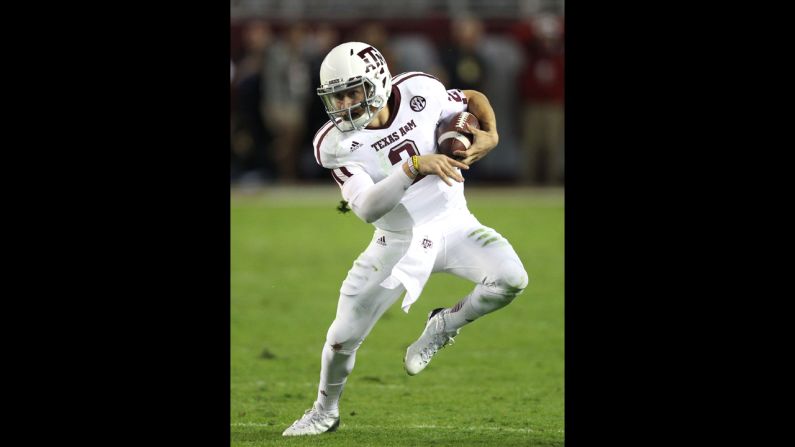 Manziel runs and looks downfield on November 10.