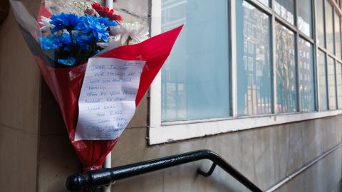 Flowers are left outside the nurses accommodation near the King Edward VII hospital in central London on December 8, 2012.