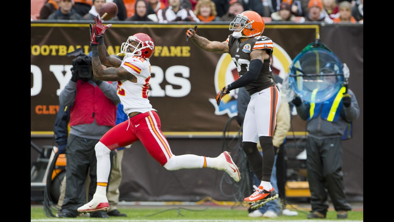 Wide receiver Dwayne Bowe of the Chiefs catches a pass in front of Browns cornerback Joe Haden on Sunday.