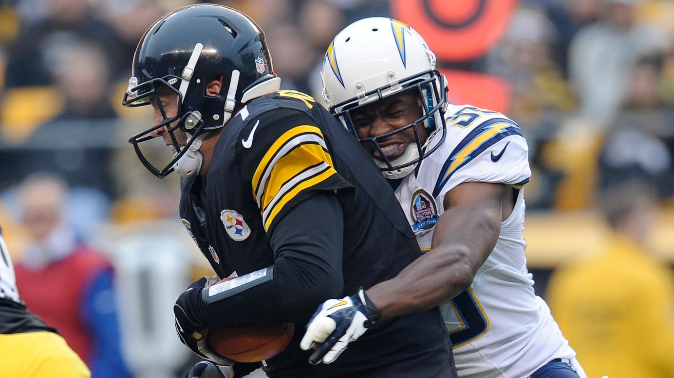 Steelers quarterback Ben Roethlisberger gets sacked by Chargers cornerback Marcus Gilchrist during the second quarter on Sunday.
