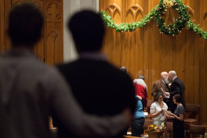 Amid fanfare, same-sex couples exchange marriage vows in Seattle