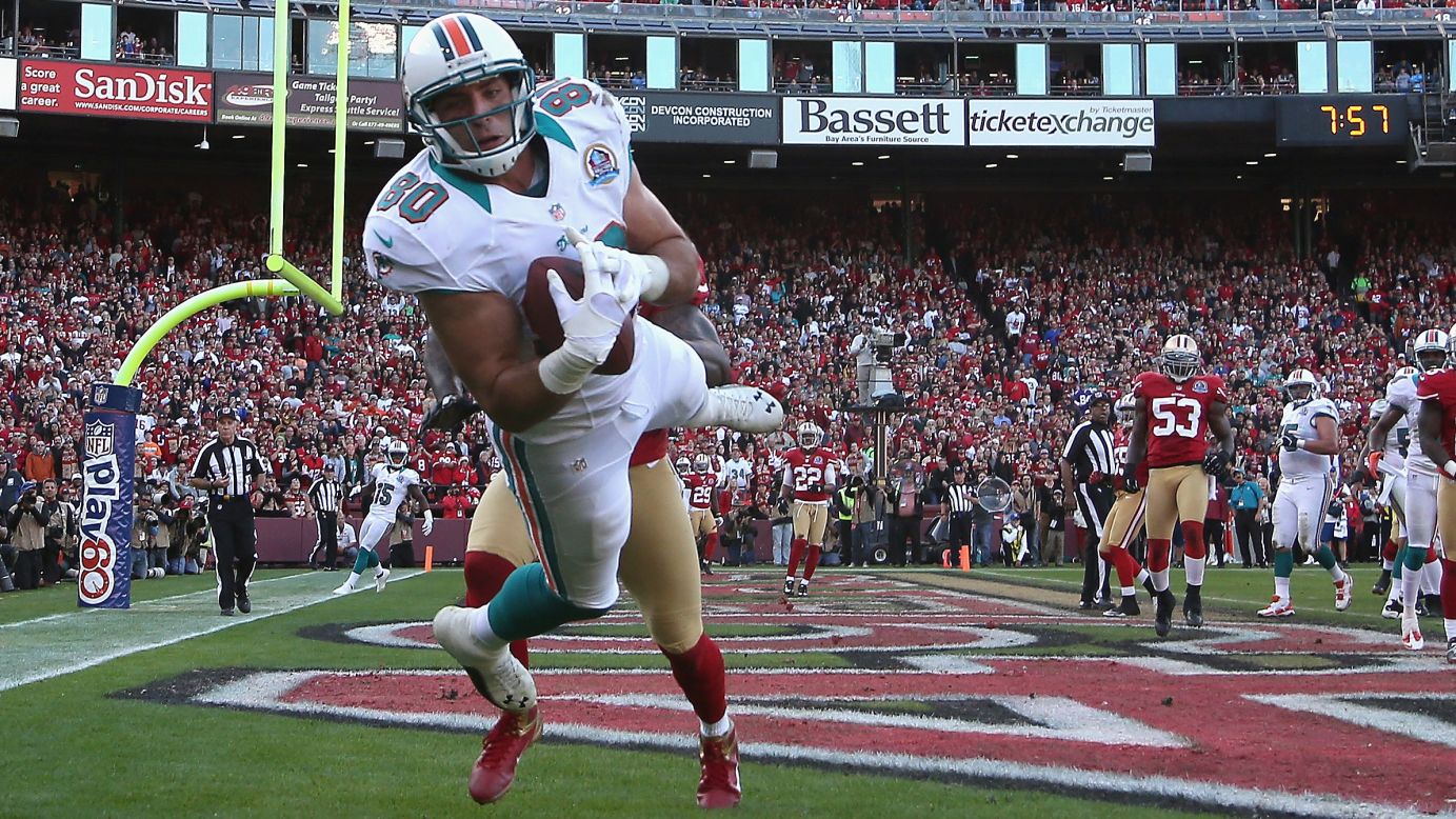 Miami Dolphins tight end Anthony Fasano makes a diving catch for a touchdown against the 49ers on Sunday.