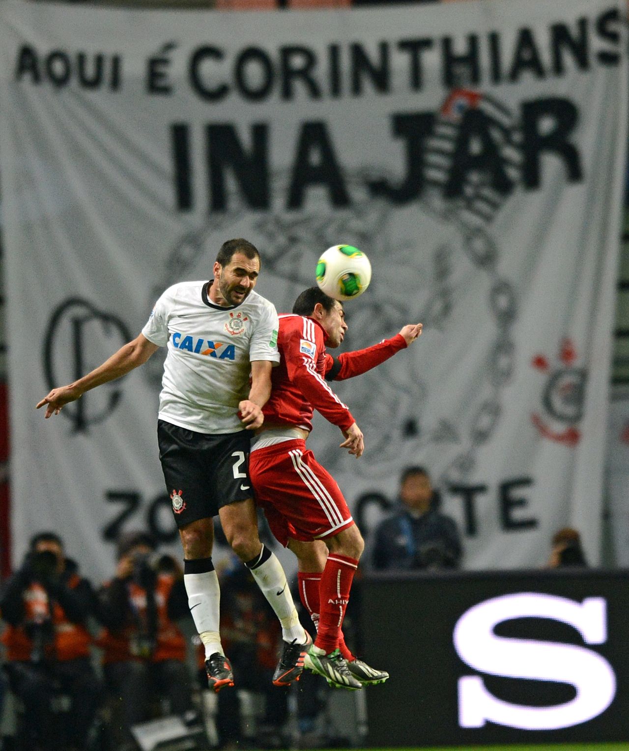 Corinthians were backed by thousands of supporters, who had come armed with huge banners and flags to the Toyota stadium.