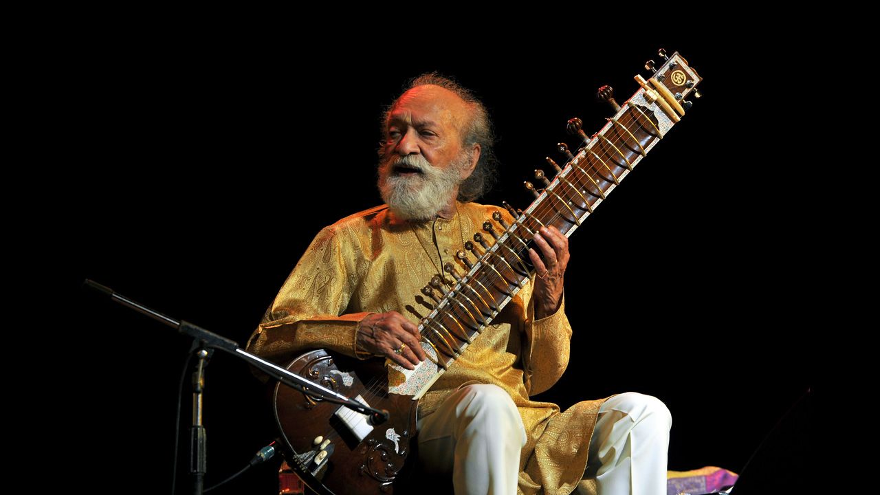 Indian sitar maestro <a href="http://www.cnn.com/2012/12/12/showbiz/california-ravi-shankar-obit/index.html" target="_blank">Ravi Shankar</a> died December 11 at age 92. The legendary sitar player brought Indian music to the West and taught Beatle George Harrison how to play the stringed instrument. Among his survivors is daughter Norah Jones, the pop and jazz singer.