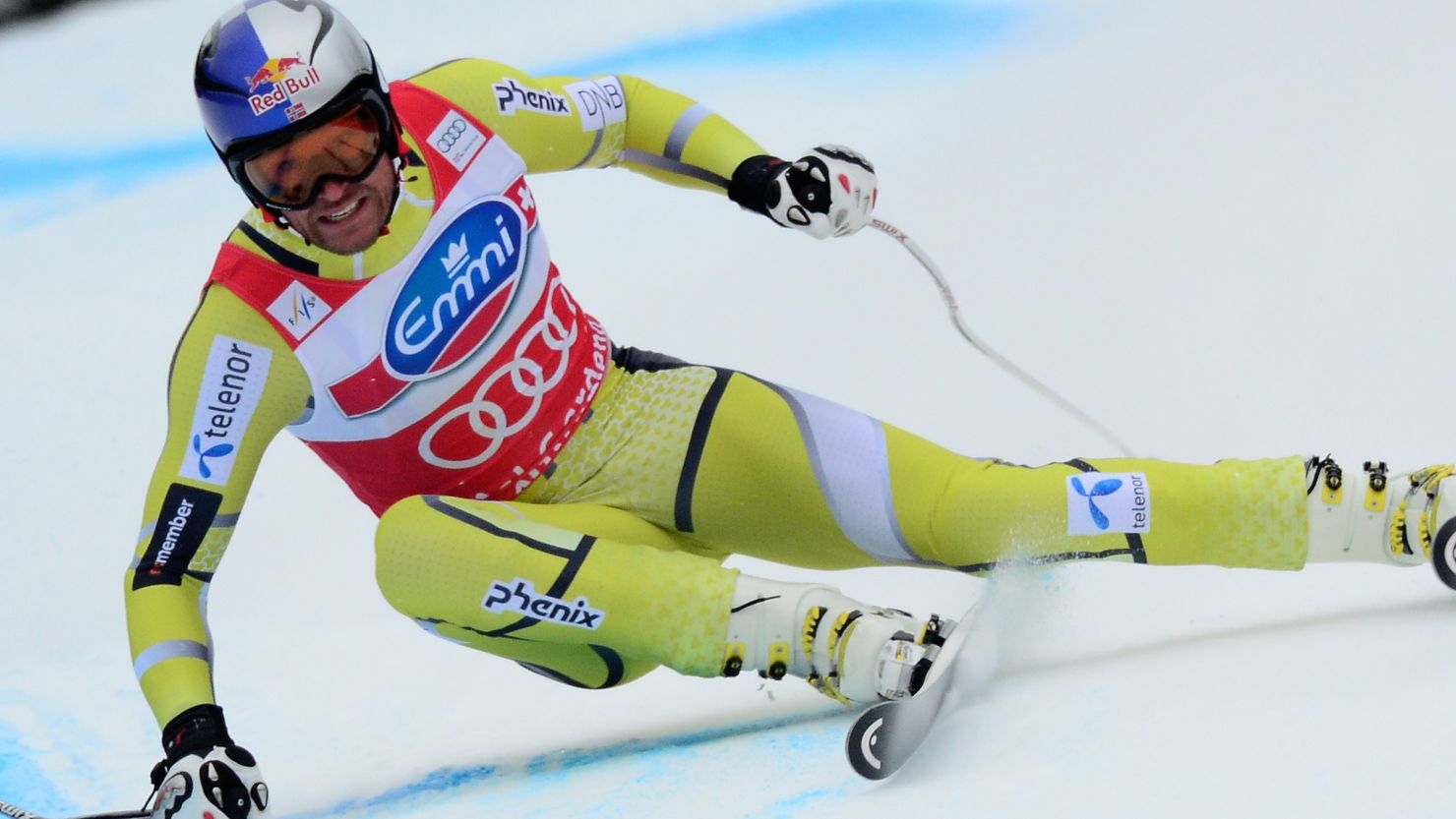 Aksel Lund Svindal powers his way to victory in the men's World Cup super-G at Val Gardena.