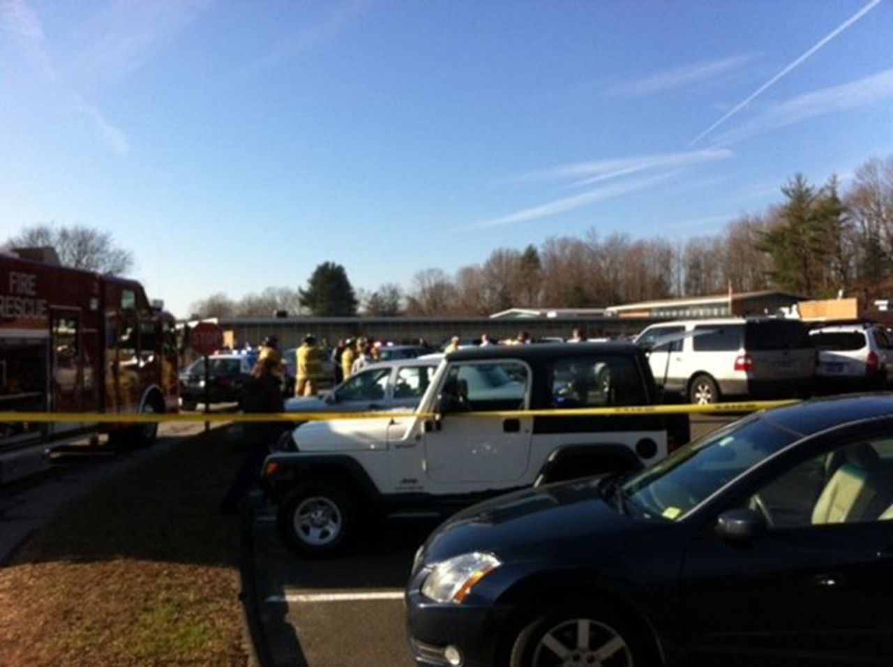 Veinte niños y 6 adultos murieron en el tiroteo en la Escuela Primaria Sandy Hook de Newtown, Connecticut.