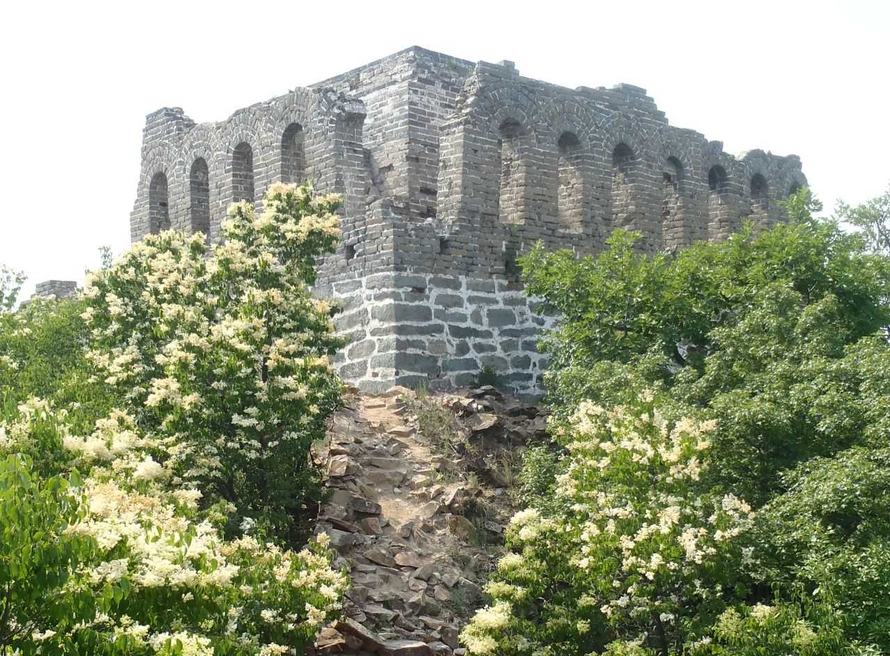 Spring.  A former watchtower, the Nine-eyed Tower is the largest of its kind on the wall. 