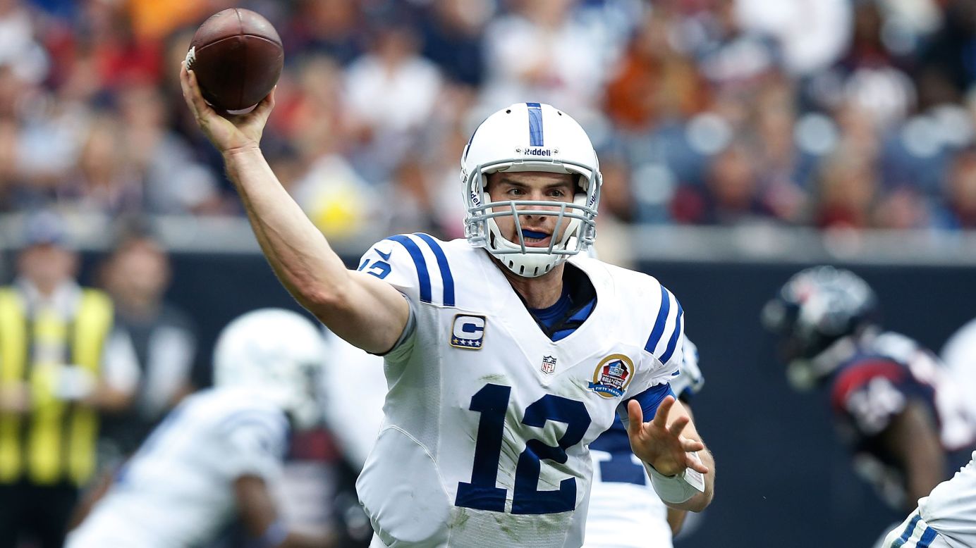 Andrew Luck of the Colts throws a pass against the Texans on Sunday.