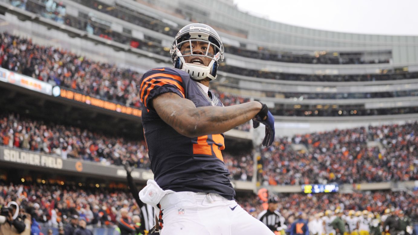 Brandon Marshall of the Bears reacts after scoring a touchdown against the Packers on Sunday.