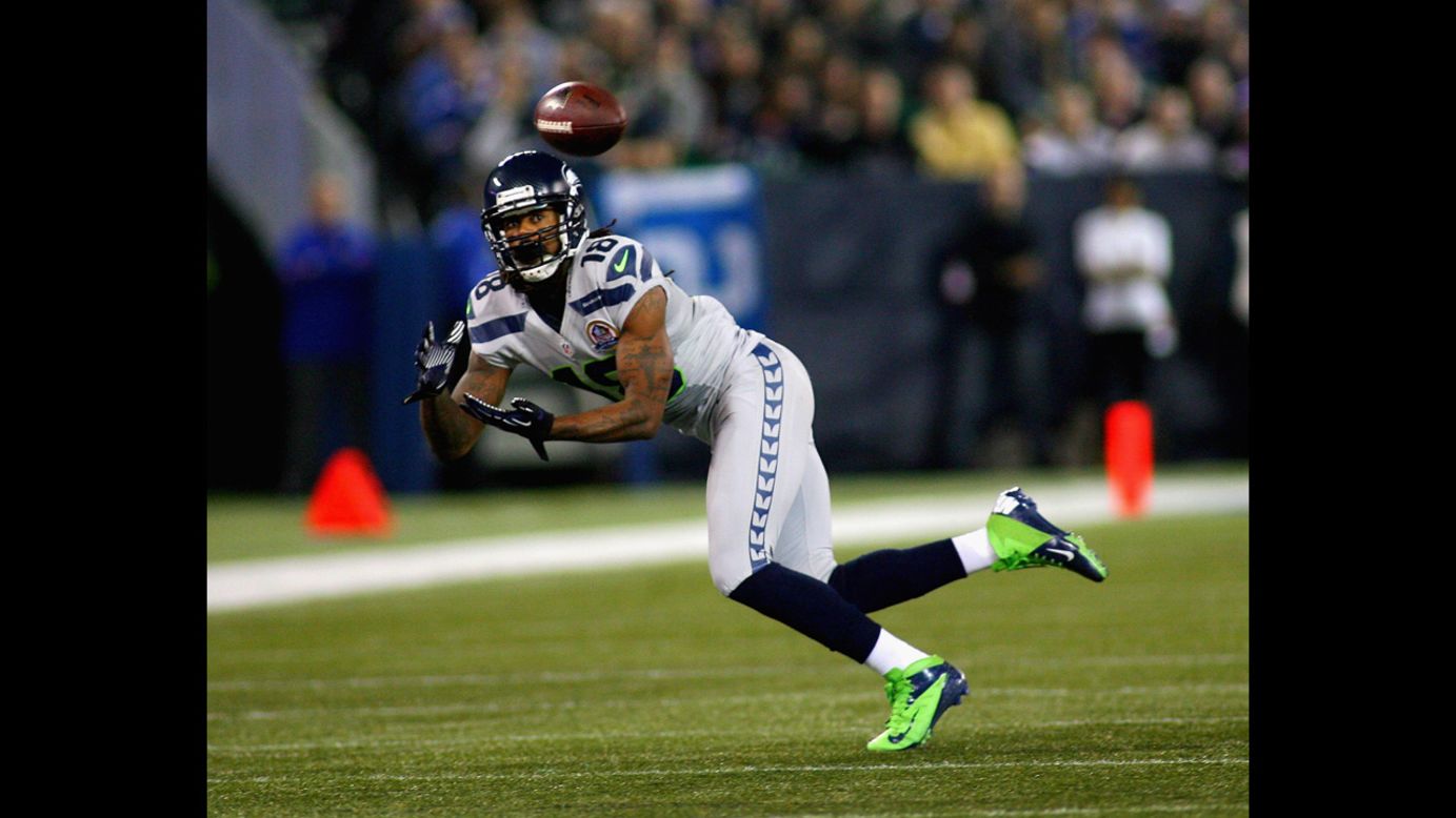 Sidney Rice of the Seahawks makes a catch against the Bills on Sunday.