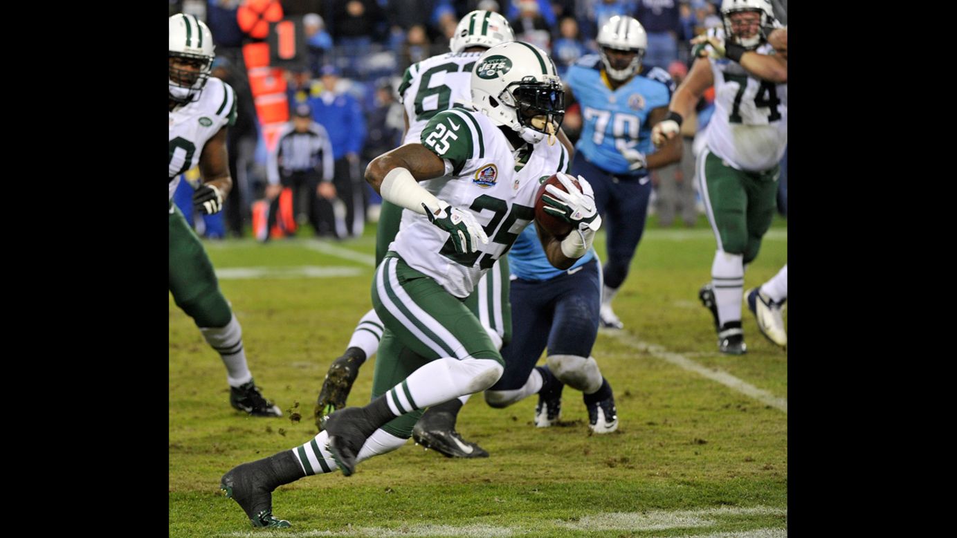 Jets running back Joe McKnight rushes against the Titans on Monday.