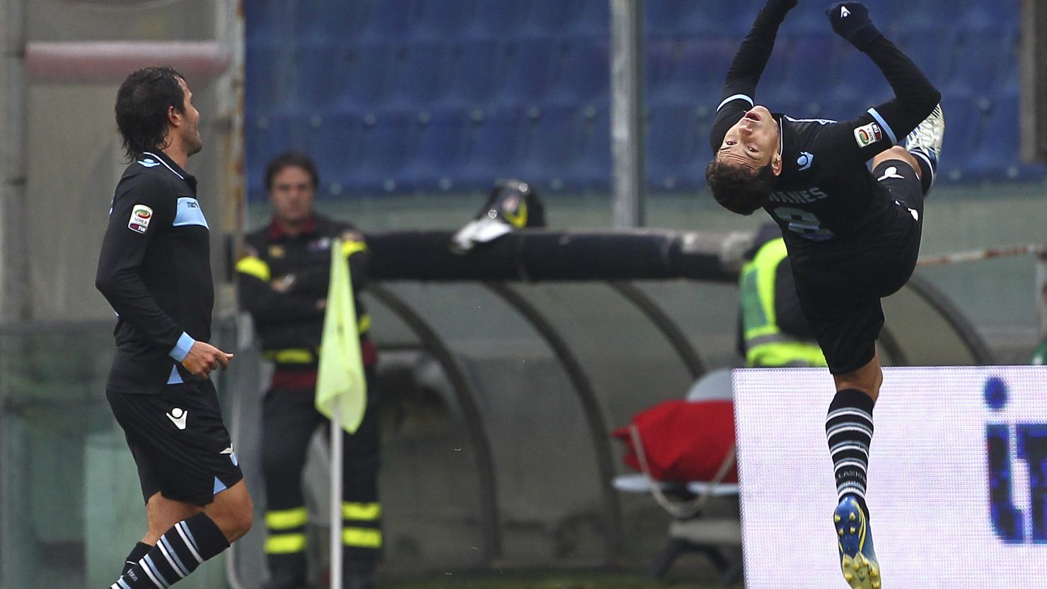 Anderson Hernanes (right) celebrates after scoring Lazio's winning goal against Sampdoria in Serie A on Saturday.