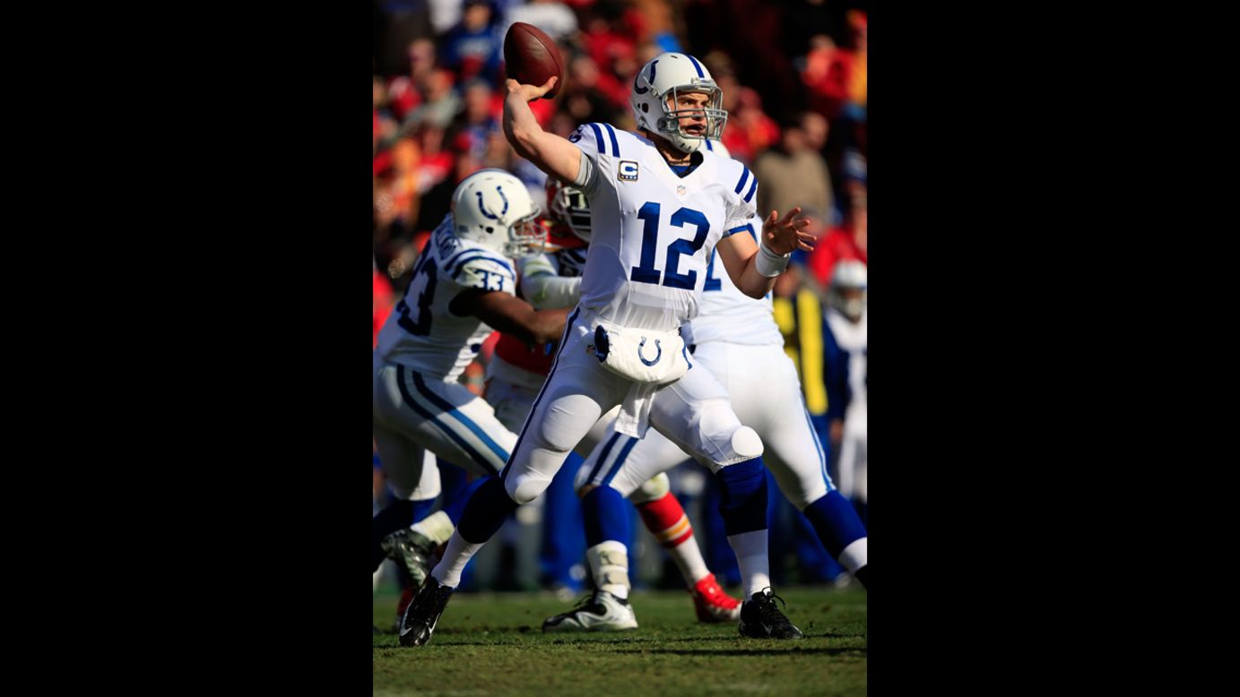 Quarterback Andrew Luck of the Colts passes against the Chiefs on Sunday.