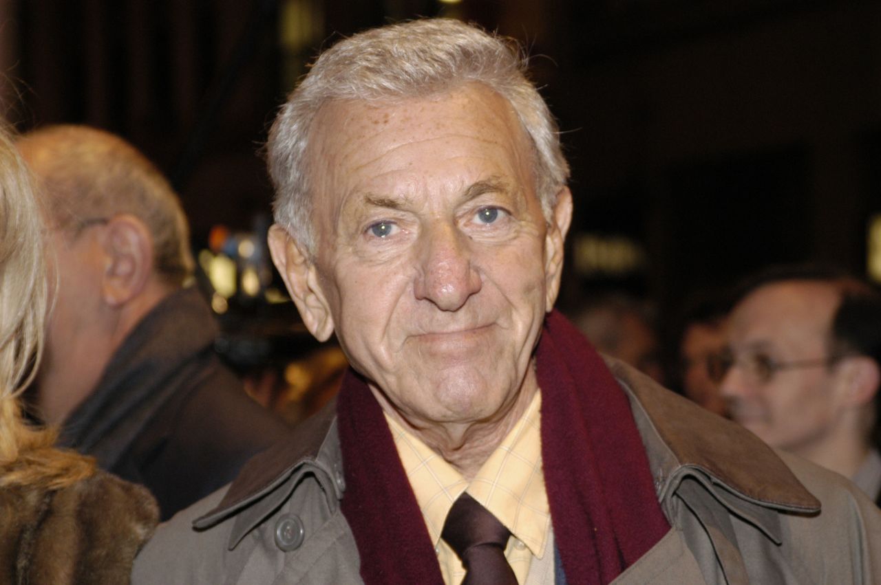 <a href="http://www.cnn.com/2012/12/24/showbiz/jack-klugman-dies/index.html">Actor Jack Klugman</a>, best known for playing messy sportswriter Oscar Madison in TV's "The Odd Couple," died December 24 at age 90. Klugman won two Emmys for his role in the sitcom, plus won an Emmy in 1964 for a role in "The Defenders." Klugman also starred in "Quincy, M.E." as medical examiner Dr. R. Quincy from 1976 to 1983.