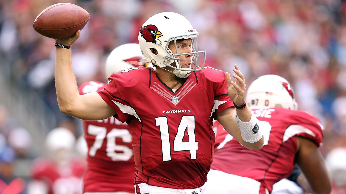 Quarterback Ryan Lindley of the Cardinals throws a pass against the Bears on Sunday.