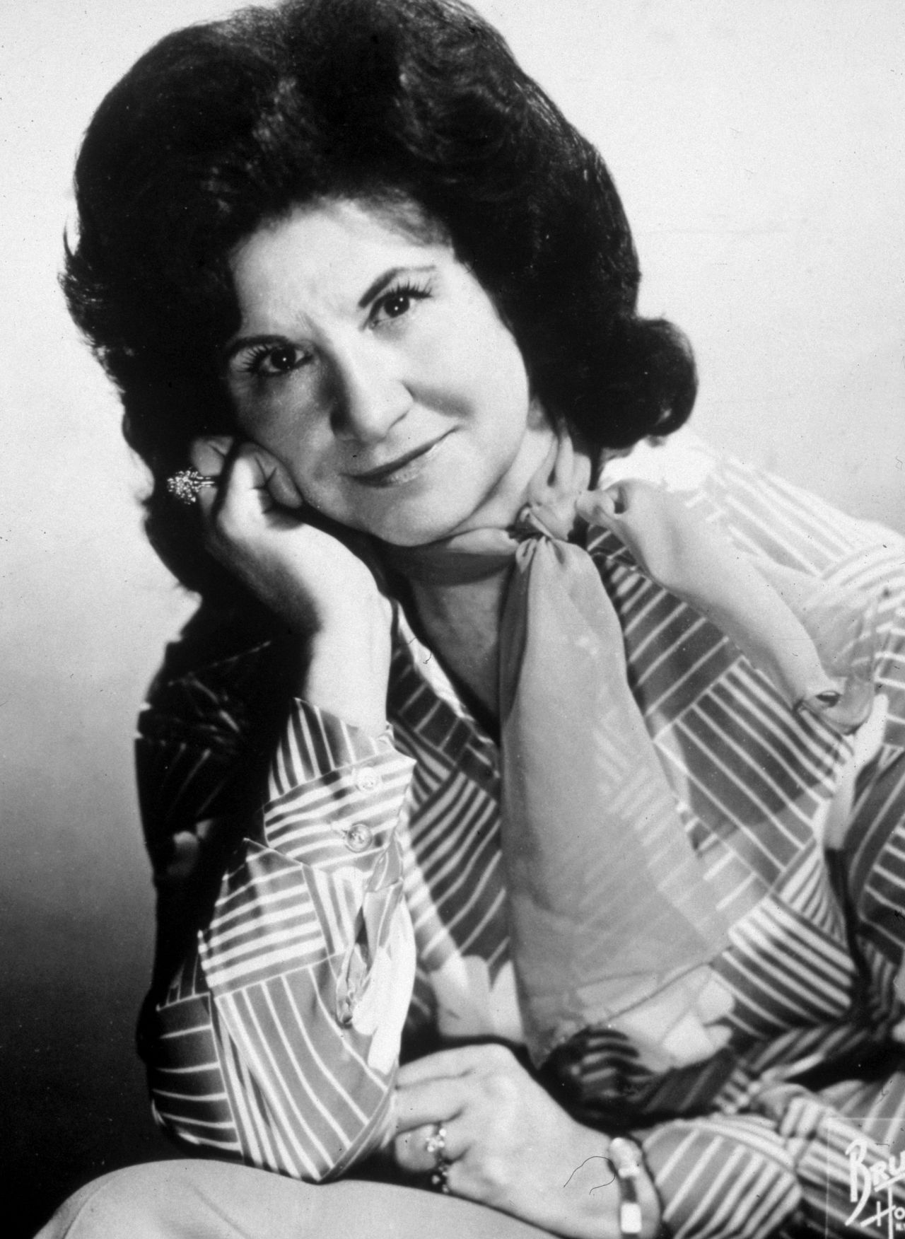 <a href="http://marquee.blogs.cnn.com/2012/07/16/country-mourns-loss-of-queen-kitty-wells/">Country legend Kitty Wells</a> died on July 16, due to complications from a stroke. She was 92.